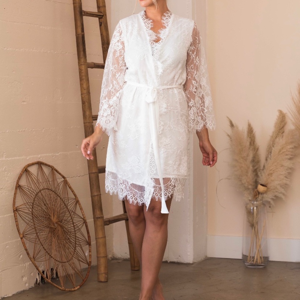 White lace robe